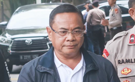 Bupati Pati, Sudewo tiba di Gedung KPK untuk menjalani pemeriksaan, Selasa (20/1). Foto: HFW. Bupati Pati, Sudewo tiba di Gedung KPK untuk menjalani pemeriksaan, Selasa (20/1). Foto: HFW.