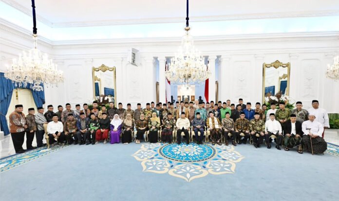 16 ormas Islam bertemu Presiden Prabowo di Istana Negara membahas keikutsertaan Indonesia di Board of Peace. Foto: Dok. Instagram Sekretariat Kabinet.