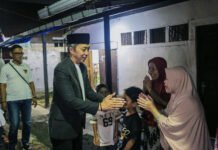 Longsor Bogor Selatan, Dedie Rachim Tinjau Lokasi dan Temui Warga Wali Kota Bogor Dedie A. Rachim meninjau lokasi longsor di Kelurahan Bondongan, Bogor Selatan. Foto: Pemkot Bogor.