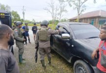 Letusan Senjata Ganggu Jalur KM 7 Yahukimo, Aparat Bergerak Amankan Warga Aparat keamanan melakukan pengamanan jalur di wilayah KM 7 Kampung Maroku, Yahukimo, Papua Pegunungan. Foto: Polri.