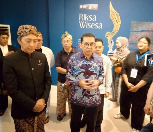 Menteri Kebudayaan Buka Pameran Warisan Adiluhung Kujang dan Keris Pasundan di Museum Pajajaran Bogor Menteri Kebudayaan Fadli Zon meresmikan Pameran Warisan Adiluhung Kujang dan Keris Pasundan bertajuk Riksa Wisesa di Museum Pajajaran, Batutulis, Kota Bogor, Kamis (5/2/2026). Foto: Harnas.id