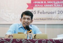 DPRD Kota Bogor Fokuskan Edukasi Perkoperasian untuk Ekonomi Rakyat Wakil Ketua II DPRD Kota Bogor H. Mochamad Zenal Abidin saat memberikan materi pelatihan perkoperasian di Balai Rakyat DPRD Kota Bogor. Foto: Humpro Kota Bogor.