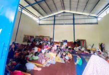 Tanah Masih Bergerak di Tegal, Pengungsi Tembus 2.453 Jiwa Warga terdampak pergerakan tanah mengungsi di salah satu lokasi pengungsian di Kecamatan Jatinegara, Kabupaten Tegal. Foto: BNPB.