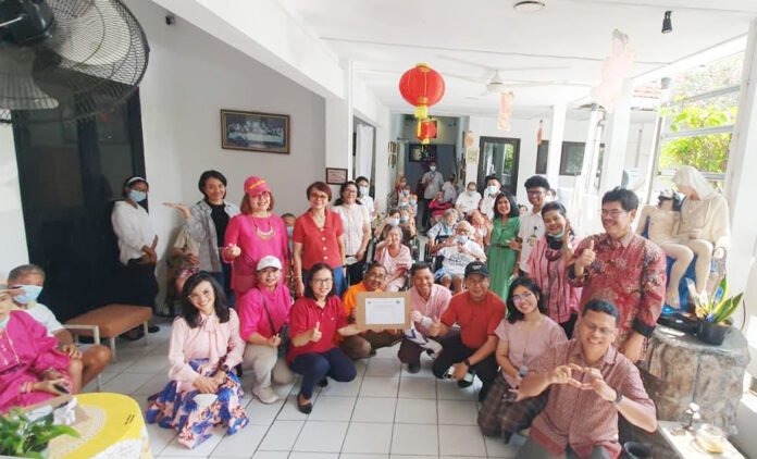 Alumni USU Jabodetabek Peduli Berbagi di Panti Werdha Melania Jakarta Utara. Foto: Dok. AUJP Alumni USU Jabodetabek Peduli Berbagi di Panti Werdha Melania Jakarta Utara. Foto: Dok. AUJP