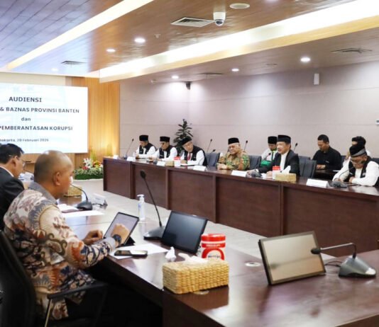 BAZNAS Gandeng KPK, Pengelola Zakat Kini Wajib Melek Antikorupsi Ketua BAZNAS RI dan Ketua KPK Saat Audiensi di Gedung KPK, Jakarta. Foto: Dok. Baznas.