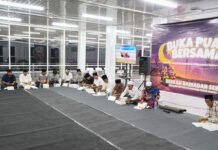 Bukan Cuma Balap, MGPA Rangkul Warga Sekitar Sirkuit Mandalika Lewat Buka Puasa Bersama Suasana buka puasa bersama MGPA dan warga di Dining Hall Sirkuit Mandalika. Foto: MGPA