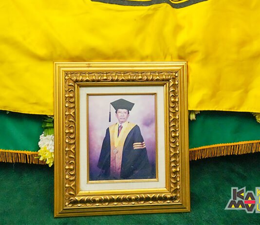 Unpad Kehilangan Guru Besar: Prof. Rachmat Soelaeman Tutup Usia Jenazah Prof. Dr. Rachmat Soelaeman, dr. SpPD-KGH, FINASIM, saat tiba di Masjid Al Jihad Unpad, Jl. Dipati Ukur No. 35 Bandung, pada Jumat 27 Maret 2026. Foto: Dok. Kantor Komunikasi Publik Unpad