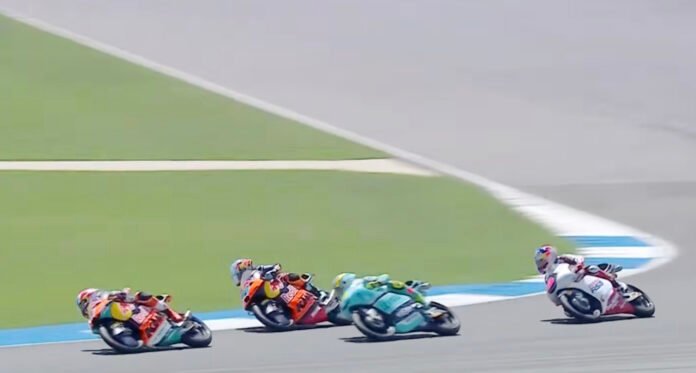 Veda Ega Pratama Nomor 9 saat balapan Moto3 di Chang International Circuit, Buriram. Foto: Tangkapan Layar SPOTV Indonesia