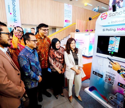 Sahabat-AI Resmi Meluncur, Indonesia Tak Mau Sekadar Jadi Pasar Teknologi Peluncuran platform Sahabat-AI oleh Komdigi dan Indosat di Jakarta. Foto: Indosat