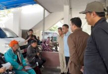 Sidak DPRD ke Bapenda Bogor, Antrean Pajak Panjang dan Fasilitas Jadi Sorotan Anggota Komisi II DPRD Kota Bogor saat melakukan inspeksi mendadak ke kantor Bapenda Kota Bogor untuk meninjau pelayanan pajak daerah. Foto: Harnas.id
