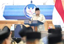 Prabowo Terharu Lihat Bantuan Palestina dari BAZNAS: Anda Mewakili Bangsa Indonesia Presiden Prabowo Subianto menyampaikan apresiasi kepada BAZNAS atas penyaluran bantuan kemanusiaan untuk masyarakat Palestina saat pertemuan dengan para ulama di Istana Merdeka, Jakarta. Foto: Dok. BAZNAS