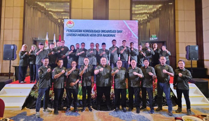 Pelantikan DPW Barisan 8 Center Kalimantan Timur. Foto: Harnas.id