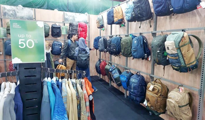 produk perlengkapan outdoor merek EIGER yang ditawarkan dalam program Bazaar Ramadan. Foto: Eiger