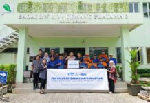 Ramadan Jadi Momentum Berbagi, BRI Bekasi Siliwangi Salurkan 105 Paket untuk Pekerja Informal Penyerahan paket Ramadan oleh jajaran BRI Branch Office Bekasi Siliwangi kepada petugas kebersihan dan warga dhuafa di Bekasi. Foto: BRI