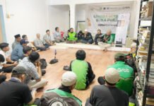 Ojol Mengaji Bahas Masa Depan Gerakan, Ingin Bangun Masjid untuk Para Driver Diskusi komunitas Ojol Mengaji bersama Hidayatullah Jakarta Selatan saat membahas pengembangan gerakan dan gagasan pembangunan masjid bagi driver ojek online. Foto: Istimewa