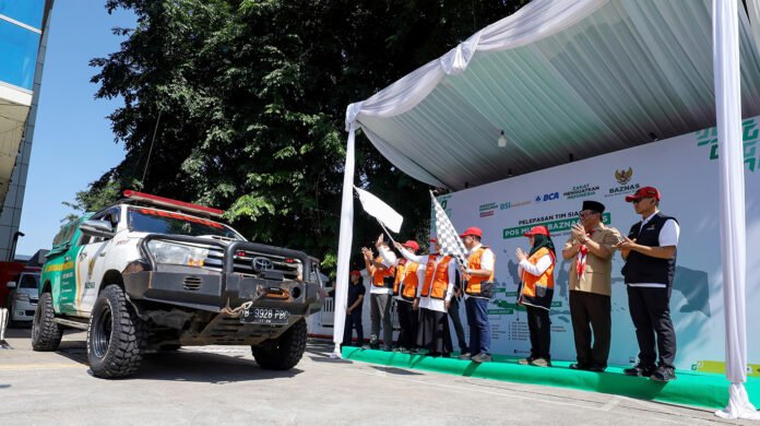 BAZNAS RI melepas Tim Siaga Pos Mudik 2026 yang akan bertugas melayani pemudik di berbagai jalur utama Pulau Jawa. Foto: dok. BAZNAS