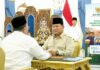 Prabowo, Gibran, dan Kabinet Bayar Zakat di Istana, BAZNAS Himpun Rp3,8 Miliar Presiden Prabowo Subianto menunaikan zakat melalui BAZNAS dalam kegiatan Zakat Istana di Istana Negara, Jakarta. Foto: Humas Baznas