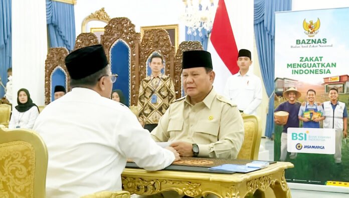 Presiden Prabowo Subianto menunaikan zakat melalui BAZNAS dalam kegiatan Zakat Istana di Istana Negara, Jakarta. Foto: Humas Baznas Presiden Prabowo Subianto menunaikan zakat melalui BAZNAS dalam kegiatan Zakat Istana di Istana Negara, Jakarta. Foto: Humas Baznas