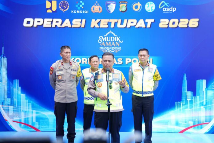 Kakorlantas Polri Agus Suryonugroho menyampaikan keterangan pers terkait situasi arus mudik Lebaran 2026 di Posko Command Center KM 29 Cikampek. Foto: Polri Kakorlantas Polri Agus Suryonugroho menyampaikan keterangan pers terkait situasi arus mudik Lebaran 2026 di Posko Command Center KM 29 Cikampek. Foto: Polri