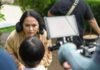Perjalanan Karier Naya Anindita: Dari Balik Layar Mata Najwa hingga Sutradarai Film Lebaran 2026 Sutradara Naya Anindita kembali hadir dengan film drama keluarga “Tunggu Aku Sukses Nanti” yang dijadwalkan tayang di bioskop Indonesia pada Lebaran 2026. Foto: Harnas.id
