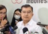 JK Ingatkan Pilihan Tak Enak Pemerintah: Pangkas Belanja atau Tambah Utang Jusuf Kalla memberikan keterangan kepada wartawan di Markas PMI Jakarta. Foto: Harnas.id