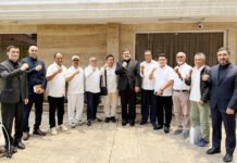 Dari Lapangan ke Diplomasi: Legenda Bola Indonesia Sambangi Kedubes Iran, Suarakan Dukungan Pertemuan legenda sepak bola Indonesia dengan perwakilan Kedutaan Iran di Jakarta: Foto: Harnas.id