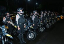 Malam Takbiran 1447 H: 317 Ribu Personel Polri Siap Kawal Keamanan dan Ketertiban Personel Polri siaga mengamankan malam takbiran Idul Fitri 1447 H dalam Operasi Ketupat 2026. Foto: Polri