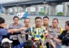 One Way Nasional Dihentikan, Lalu Lintas Mudik Lebaran 2026 Kembali Normal Irjen Pol Drs. Agus Suryonugroho, Kakorlantas Polri, memberikan paparan terkait penghentian One Way Nasional arus mudik Lebaran 2026. Foto: Polri