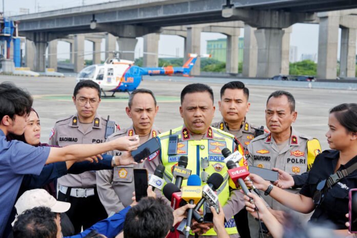 Irjen Pol Drs. Agus Suryonugroho, Kakorlantas Polri, memberikan paparan terkait penghentian One Way Nasional arus mudik Lebaran 2026. Foto: Polri Irjen Pol Drs. Agus Suryonugroho, Kakorlantas Polri, memberikan paparan terkait penghentian One Way Nasional arus mudik Lebaran 2026. Foto: Polri