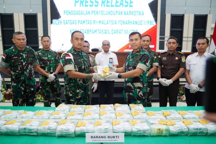 Barang bukti sabu hasil penggagalan penyelundupan di perbatasan RI–Malaysia. Foto: Kostrad