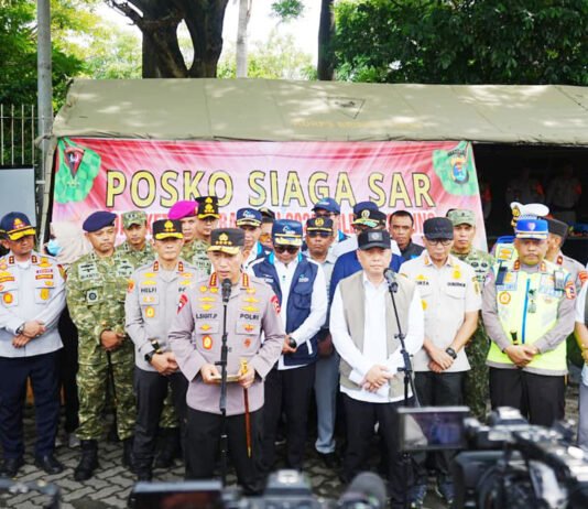 Arus Mudik Naik, Kecelakaan Justru Turun—Kapolri Klaim Lebaran 2026 Lebih Terkendali Kapolri Jenderal Listyo Sigit Prabowo memberikan keterangan pers terkait arus balik Lebaran 2026. Foto: Polri