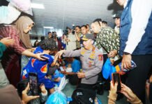 Kapolri Turun ke Bakauheni, Arus Balik Diklaim Aman—Sisa Perjalanan Masih Jadi Catatan Kapolri meninjau arus balik Lebaran di Pelabuhan Bakauheni Lampung. Foto: Polri