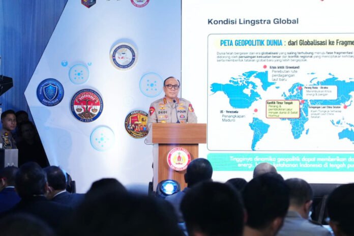 Sambutan Wakapolri Komjen Pol. Prof. Dr. Dedi Prasetyo dalam agenda pengembangan Laboratorium Sosial Sains Kepolisian di Akpol Semarang. Foto: Polri Sambutan Wakapolri Komjen Pol. Prof. Dr. Dedi Prasetyo dalam agenda pengembangan Laboratorium Sosial Sains Kepolisian di Akpol Semarang. Foto: Polri