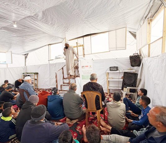 BAZNAS Dirikan Masjid Darurat di Gaza, Ibadah Jalan Terus di Tengah Krisis Masjid darurat yang dibangun BAZNAS untuk warga terdampak konflik di Gaza. Foto Baznas