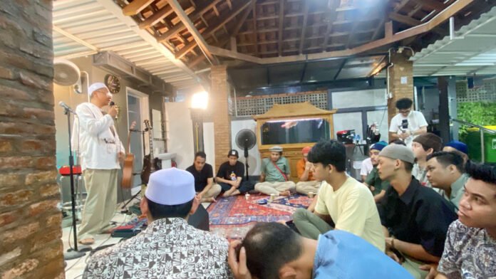 Tausiah Ustaz Wahyu pada gelaran acara Halal Bihalal BK Corporate, Senin (30/03/26). Foto: Harnas.id