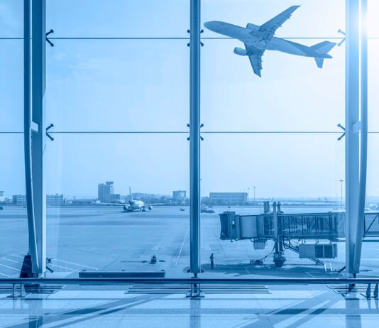 Salah Berita Soal Penerbangan, ANTARA Minta Maaf dan Tarik Konten Ilustrasi Aktivitas di area bandara terkait isu penerbangan. Image: Freepik