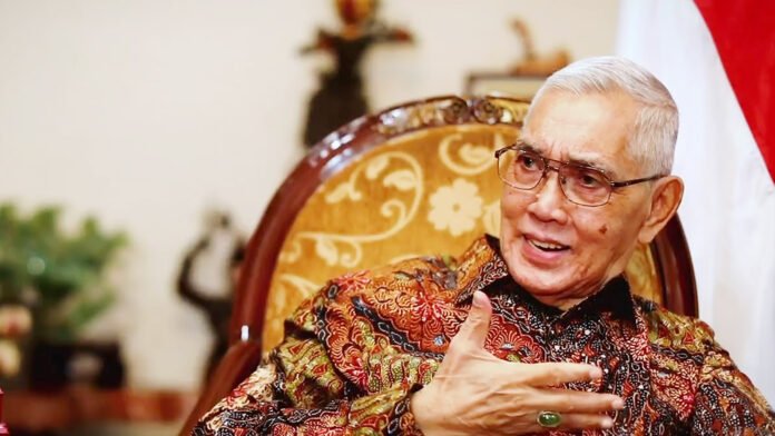 Almarhum Try Sutrisno Wakil Presiden Republik Indonesia ke-6. Foto: BPMI 2020/Ist Almarhum Try Sutrisno Wakil Presiden Republik Indonesia ke-6. Foto: BPMI 2020/Ist