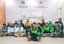 Ojol Mengaji Bahas Masa Depan Gerakan, Ingin Bangun Masjid untuk Para Driver Komunitas Ojol Mengaji saat mengikuti kegiatan di Kantor DPD Hidayatullah, Jakarta. Foto: dok. Web Hidayatullah