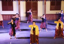 Balai Budaya Condet Angkat Realita Perempuan Betawi Lewat Tari “Ampu Empuan” Pertunjukan tari “Ampu Empuan” di Balai Budaya Condet, Jakarta. Foto: Harnas.id
