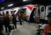 Update Kecelakaan Kereta Bekasi: 14 Tewas, 84 Luka, Korban Dirawat di Sejumlah Rumah Sakit Petugas mengevakuasi korban kecelakaan kereta api di Stasiun Bekasi Timur, sementara puluhan korban lainnya dilarikan ke berbagai rumah sakit untuk mendapatkan perawatan intensif. Foto: Isrtimewa