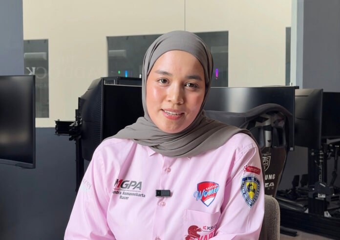 Alexandra Asmasoebrata bersiap kembali ke lintasan balap. Foto: MGPA