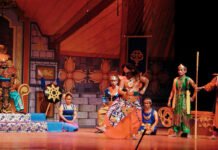 Sandiwara Miss Tjitjih 1928 Kembali Penuh, Tradisi Lama Masih Laku di Jakarta Suasana pementasan Sandiwara Sunda Miss Tjitjih 1928 di Jakarta (dok:Ist)