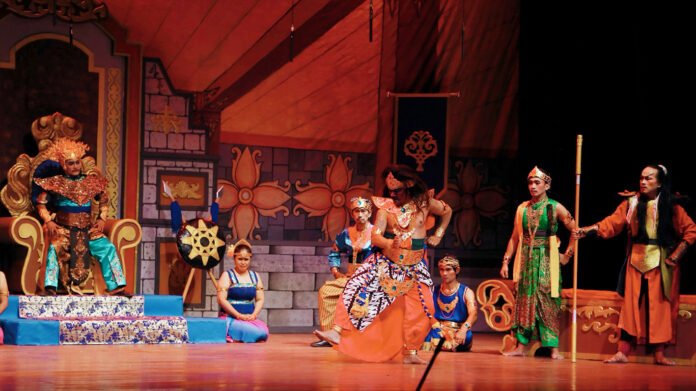 Suasana pementasan Sandiwara Sunda Miss Tjitjih 1928 di Jakarta (dok:Ist)