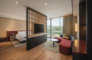 Interior kamar Junior Suite Nawana by Alana di Sentul City, Kabupaten Bogor (Dok. Archipelago International)