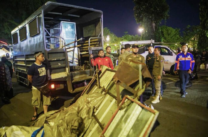 Ilustrasi anggota Satpol PP Kota Bogor dalam kegiatan tugas lapangan. Foto: Pemkot Bogor