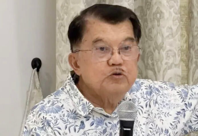 Wapres ke-10 dan ke-12 RI Jusuf Kalla saat konferensi pers di kediamannya, Jakarta Selatan. Foto: Istimewa