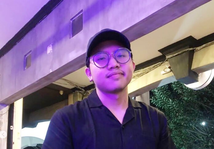 Terdakwa Adimas Firdaus Putra Nasihan menjalani sidang putusan di Pengadilan Negeri Bandung. Foto: IG Resbob