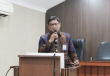 Survei ITS: Angkutan Lebaran 2026 Dinilai Baik, Tiket Kereta Masih Jadi Catatan Pembukaan pemaparan Hasil Survei Layanan Angkatan Lebaran 2026 oleh Direktur Kerja Sama dan Pengelolaan Usaha ITS Tri Joko Wahyu ST MT PhD. Foto: Humas ITS