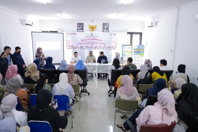 Pelaksanaan vaksinasi HPV sebagai upaya pencegahan kanker serviks di Bogor. Foto: Pemkot Bogor