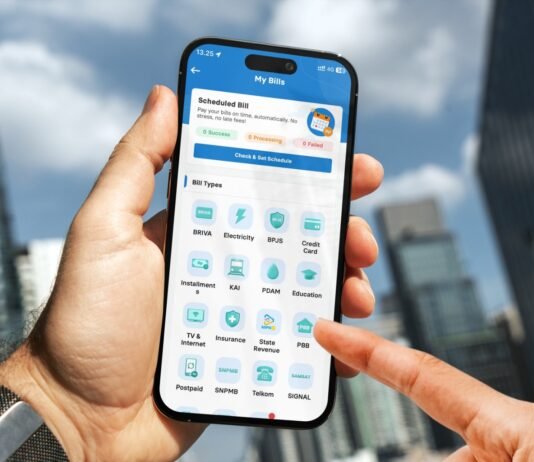 Bayar PBB Lewat BRImo, Praktis Sekaligus Dapat Cashback hingga 13% Ilustrasi pembayaran Pajak Bumi dan Bangunan (PBB) melalui aplikasi BRImo di ponsel. Foto: Dok. BRI